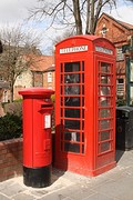 Engelse telefooncel en brievenbus
