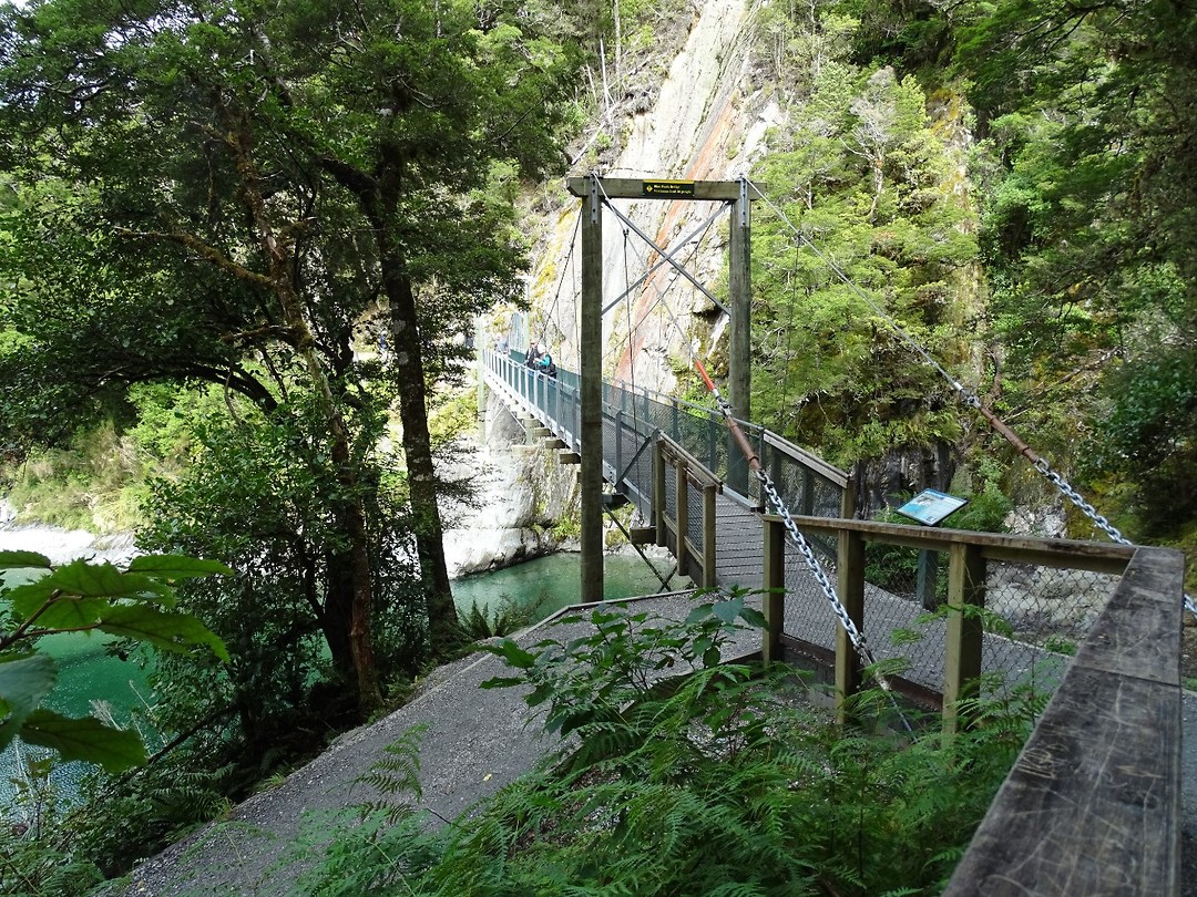 Swingbridge