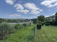 Uitzicht op Sierck les Bains vanaf ons plekje op de camping