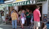 ijs kopen tijdens de wandeling in Cabra