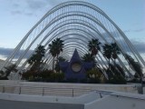 Umbracle met bomen en planten en mooi om doorheen te wandelen