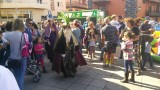 de Koningen geven nog geen cadeautjes maar de kinderen brengen overtollig speelgoed!