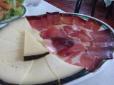 manchego-kaas met jamón serrano
