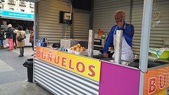 en een heuse oliebollenkraam op het plein voor het operagebouw
