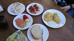 smullen maar, we hebben honger!!