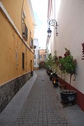 een van de smalle straatjes in Sanlúcar