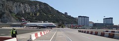 bij teruglopen naar Spanje moeten we de landingsbaan oversteken.