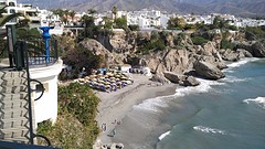 een van de kleine strandjes van nerja, onder het balcón