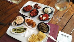 en we belonen onszelf op een schotel tapas