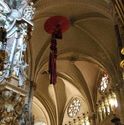 in deze kathedraal liggen de kardinalen begraven