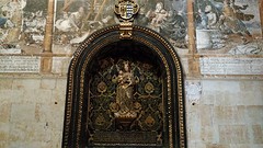 mariabeeld in de oude kathedraal