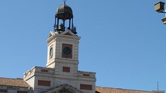 beveiliging staat op de klokkentoren