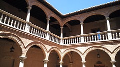 en de binnenplaats van het paleis