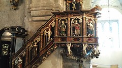 preekstoel in de oudste kerk
