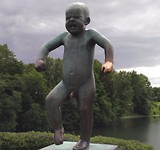 het boze jongetje in het beeldenpark in Oslo