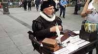 het is boekenmarkt op plaza Zocodover