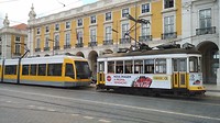 de oude en de nieuwe tram