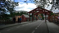 de Gamle (oude) brug over de rivier