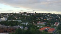 uitzicht op de T.V. toren vanaf de bar van het hotel op de 21e etage