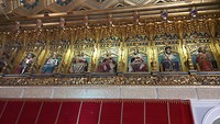 rondom de zaal de Spaanse koningen vanaf Pelayo (Asturias) tot aan Johanna de Waanzinnige