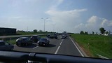 ongeluk gebeurd. iedereen moet terug naar de afslag