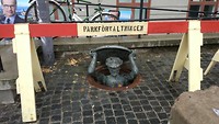 een grapje op straat, bij Slussen