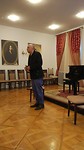 Klezmer muziek wordt aangekondigd