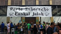 eten met de hele club van de Baskische spelen van de sterkste man