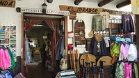 er is van alles te koop
