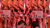 mercado San Miguel: deze ham kost 22,50 € per 100 gram!!