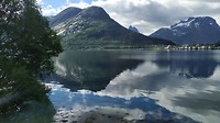 we rijden langs het Romsdalsfjord