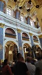 Zondagsmis, de kerk is vol