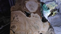 Omgevallen stalagmiet