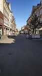 ook hier staan veel winkels leeg