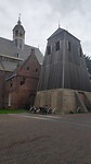 Met losstaande toren