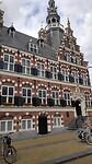 ik ga het stadhuis bezoeken