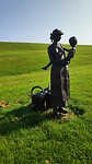 monument vissersvrouw, eerbetoon aan de weduwes na de ramp in 1883