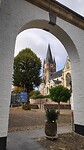 doorkijkje naar de abdijkerk