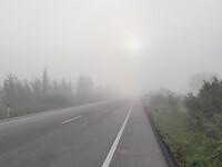 Mistig kort na vertrek