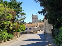 Stad vlak bij de Rhône