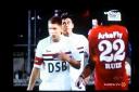 Ook hier is voetbal op TV (AZ nog MET sponsor)