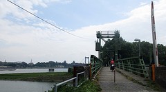 Over de fietsbrug bij Homburg