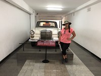 Voor de Mercedes van president Nguyen Van Thieu