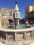 Oude fontein op plaza ippokratous