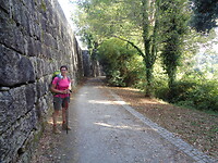 Onderweg ( in de schaduw).