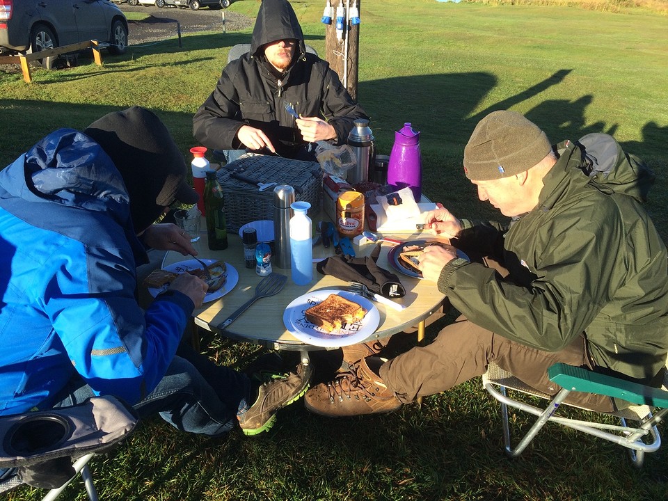 Lunchen met pet op