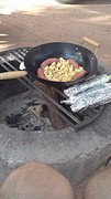 Gebakken aardappelen en mais