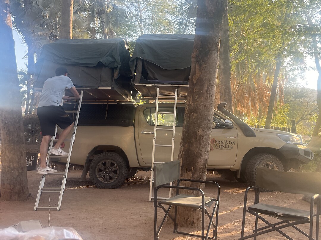 4X4 met dubbele daktent