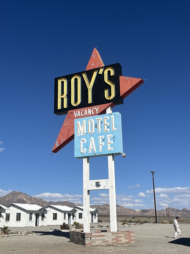 Roy’s Motel
