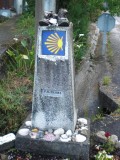 Dit wijst ons de weg.de "stralen" van de schelp symboliseren de pelgrimswegen.